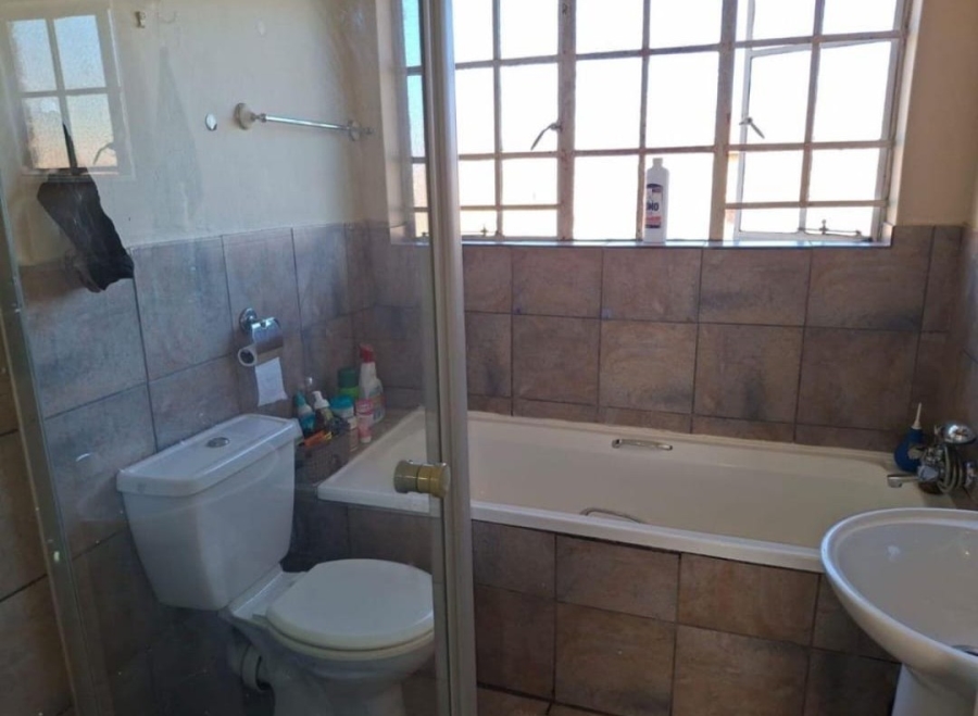 2 Bedroom Property for Sale in Vaalpark Free State